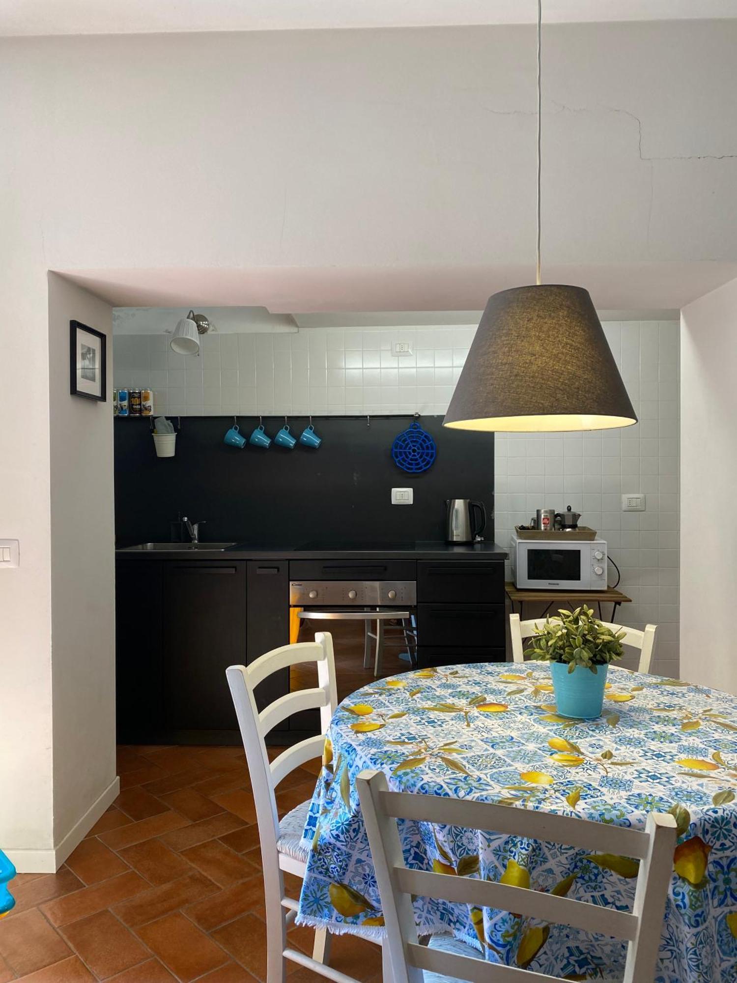 Holiday House Alla Torre Mandello del Lario Bagian luar foto