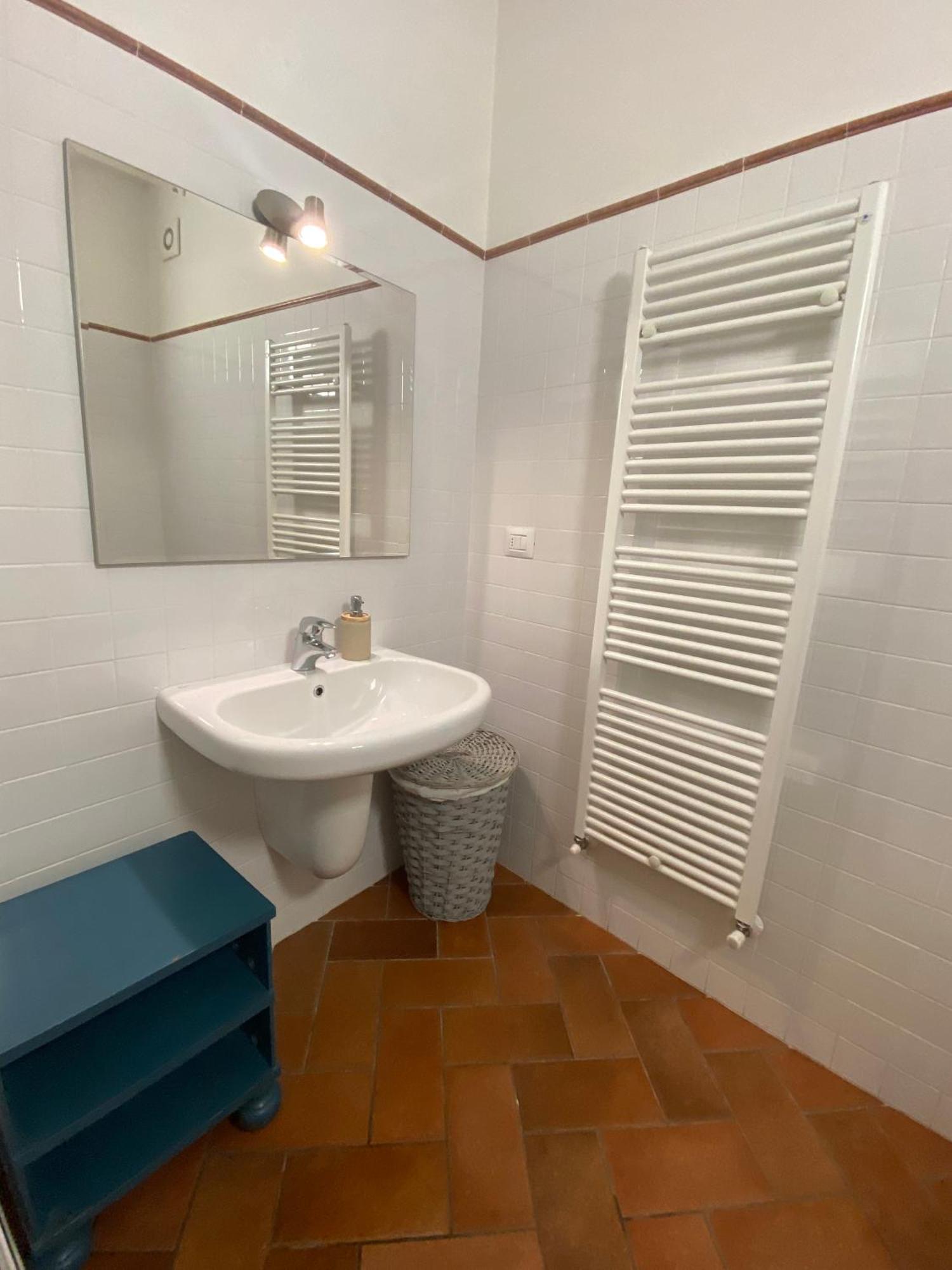Holiday House Alla Torre Mandello del Lario Bagian luar foto