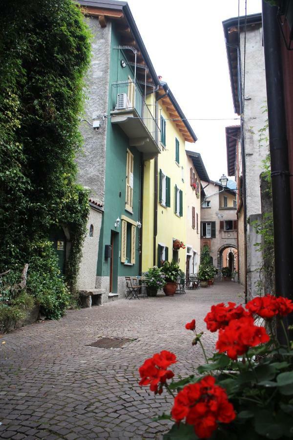 Holiday House Alla Torre Mandello del Lario Bagian luar foto